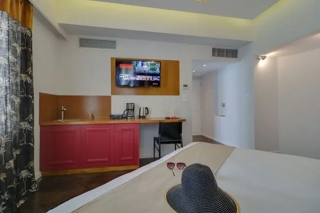 Grand Tek Büyük veya İki Ayrı Yataklı Oda (302)