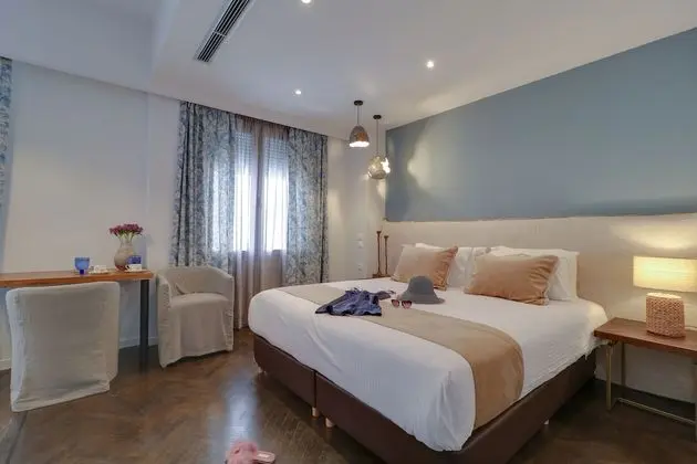 Superior Tek Büyük veya İki Ayrı Yataklı Oda, Balkon (301)