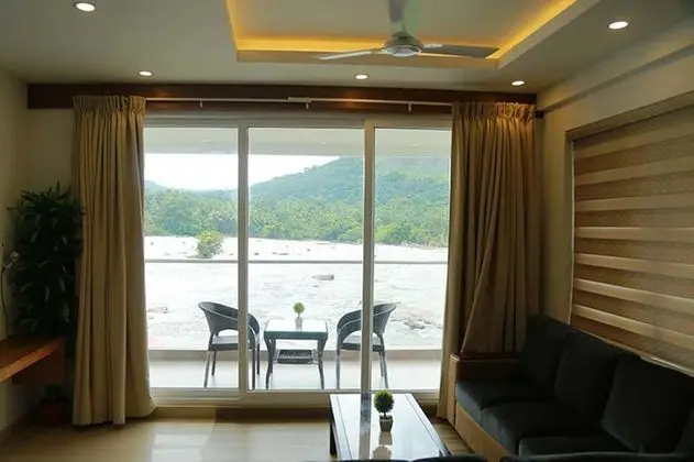 Deluxe Tek Büyük veya İki Ayrı Yataklı Oda, 1 Çift Kişilik Yatak, Nehir Manzaralı