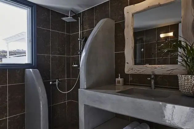 Suite, Jetted Tub