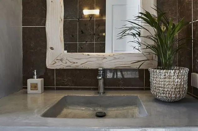 Suite, Jetted Tub