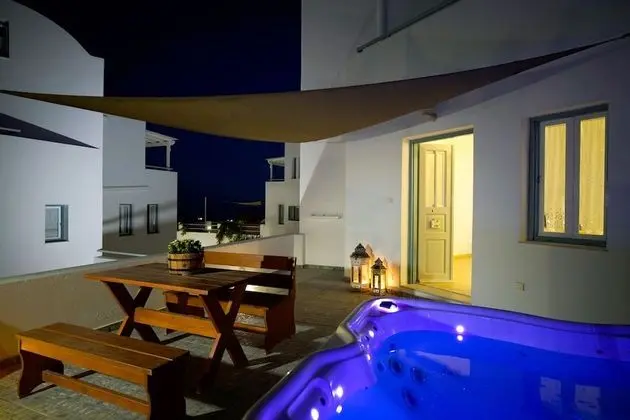 Two Bedroom Family Apartment, Jetted Tub
