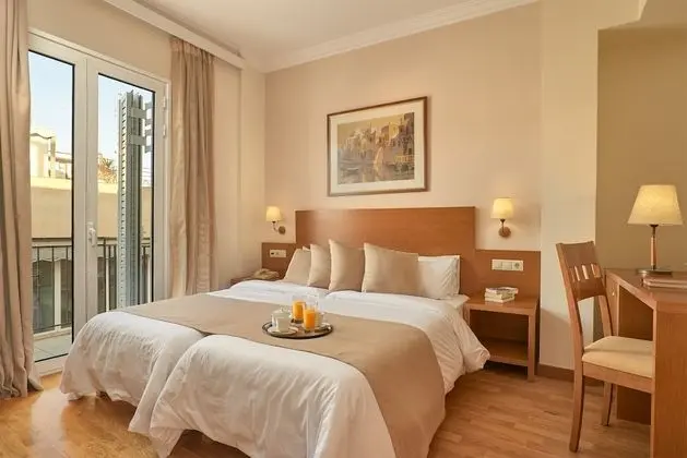 Superior Tek Büyük veya İki Ayrı Yataklı Oda