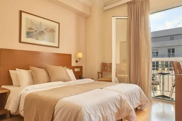 Superior Tek Büyük veya İki Ayrı Yataklı Oda