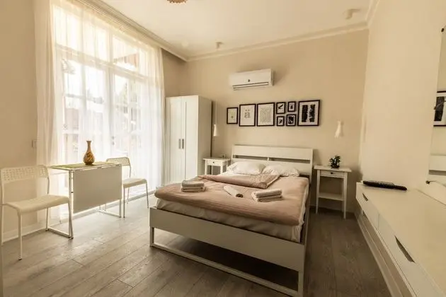 Confort Tek Büyük Yataklı Oda