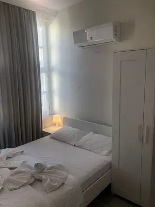 Ekonomik Tek Büyük Yataklı Oda