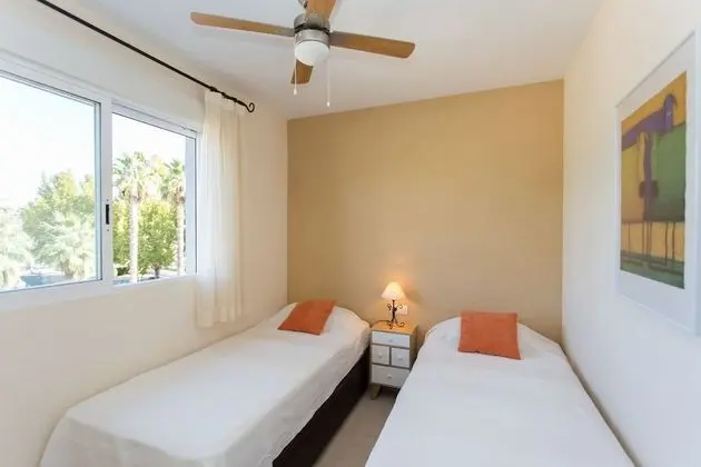 Apart Daire, 3 Yatak Odası, Balkon, Havuz Manzaralı