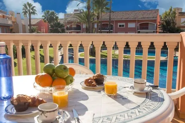 Apart Daire, 3 Yatak Odası, Balkon, Havuz Manzaralı