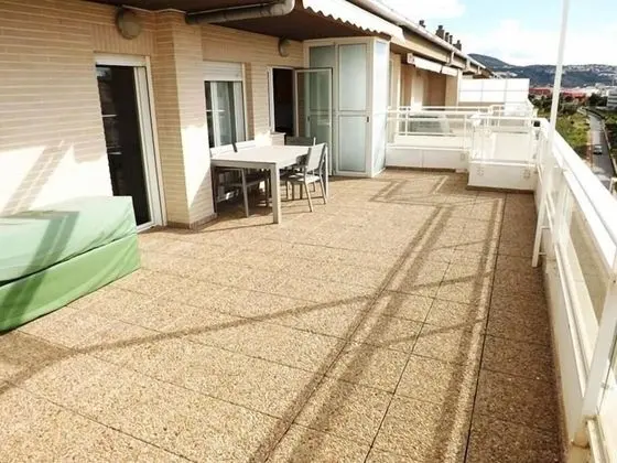 Apart Daire, 3 Yatak Odası, Havuz Manzaralı