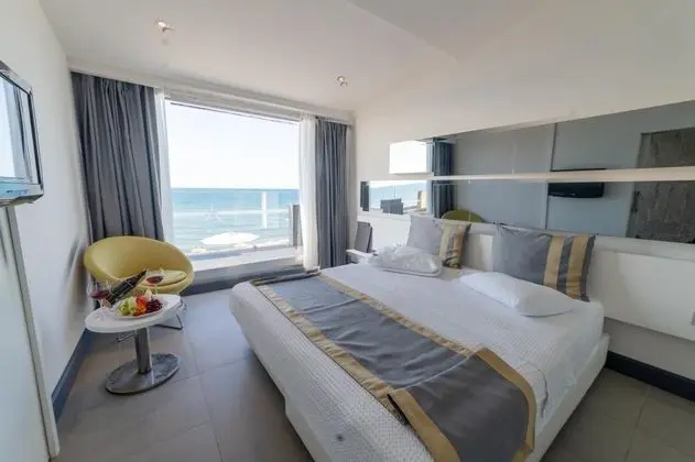 Standart Oda, Şehir Manzaralı