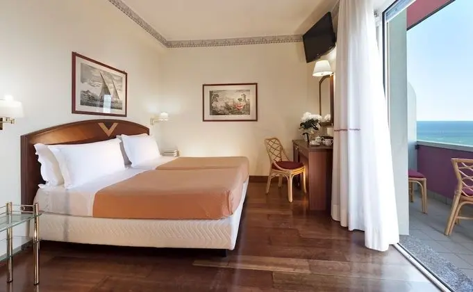 Comfort Tek Büyük Yataklı Oda