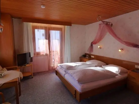 Tek Büyük Yataklı Oda, Balkon, Şehir Manzaralı