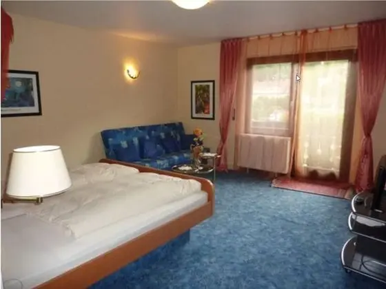 Tek Büyük Yataklı Oda, Balkon, Şehir Manzaralı