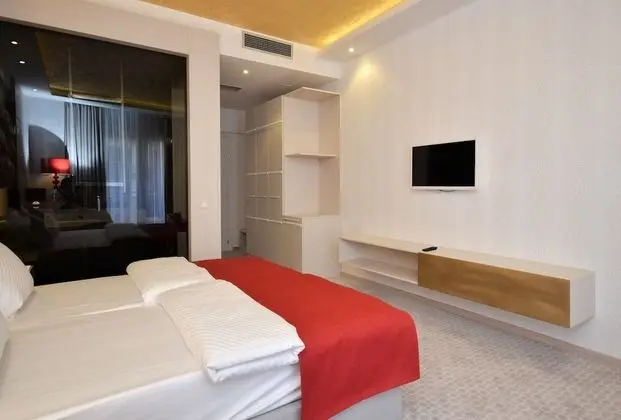 Deluxe Tek Büyük Yataklı Oda, Balkon, Deniz Manzaralı