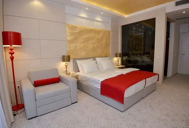 Deluxe Tek Büyük Yataklı Oda, Balkon, Deniz Manzaralı