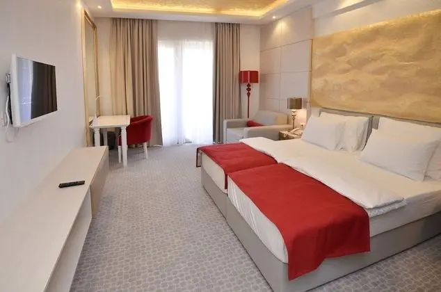 Deluxe Tek Büyük Yataklı Oda, Balkon, Deniz Manzaralı