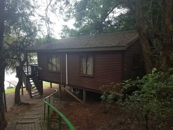 6 Sleeper Log Cabin (Dam vacinity)