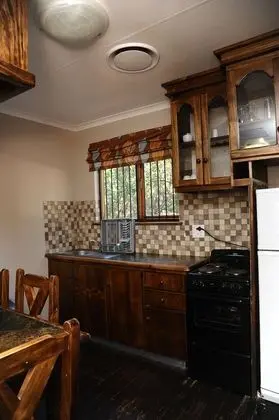 6 Sleeper Log Cabin (Dam vacinity)