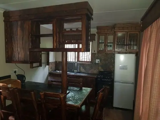 6 Sleeper Log Cabin (Dam vacinity)