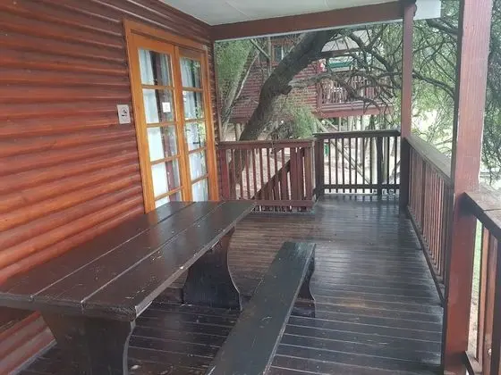 6 Sleeper Log Cabin (Dam vacinity)