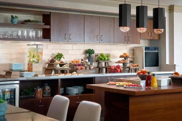 Oda, 1 En Büyük (King) Boy Yatak, Sigara İçilmez (Concierge lounge access)
