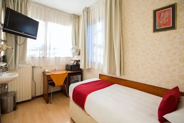Tek Kişilik Oda, 1 Tek Kişilik Yatak, Ortak Banyo