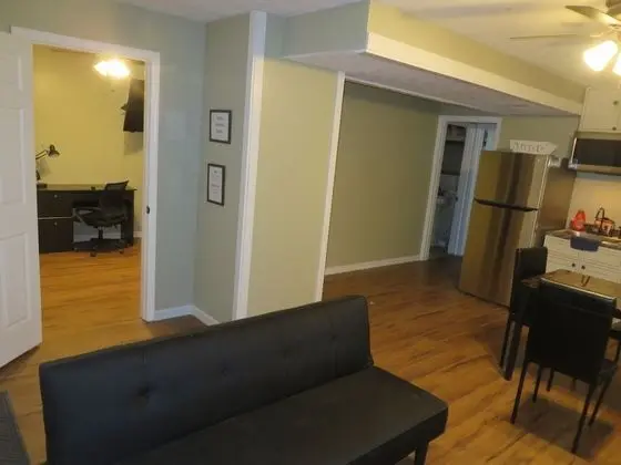 Luxury Studio #A (Entrance: Private entrance at top of driveway)