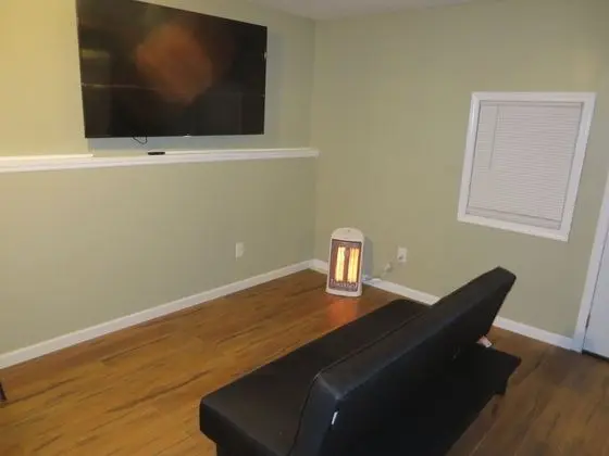Luxury Studio #A (Entrance: Private entrance at top of driveway)