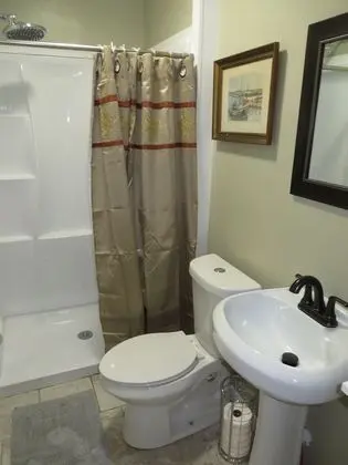 Luxury Studio #A (Entrance: Private entrance at top of driveway)