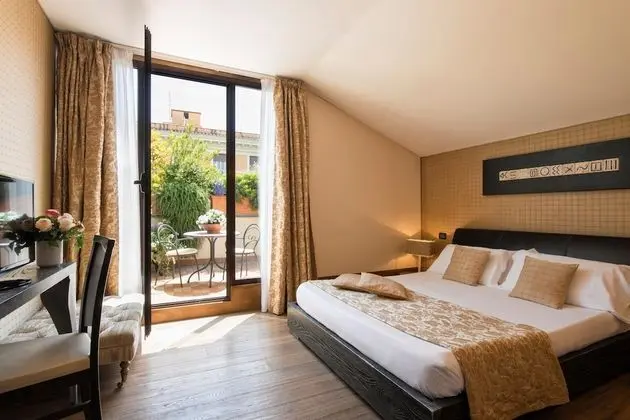 Deluxe Tek Büyük veya İki Ayrı Yataklı Oda