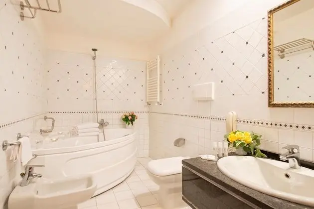 Deluxe Tek Büyük veya İki Ayrı Yataklı Oda