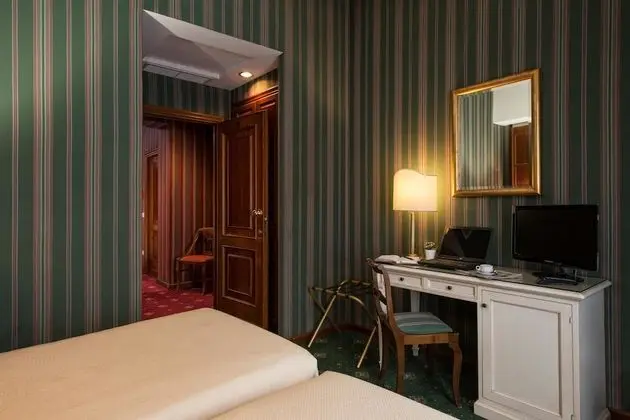 Superior Tek Büyük veya İki Ayrı Yataklı Oda