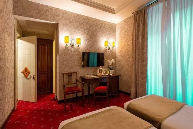 Deluxe Tek Büyük veya İki Ayrı Yataklı Oda