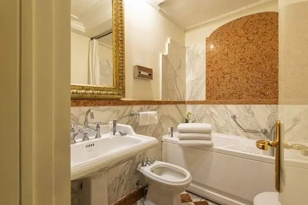 Deluxe Tek Büyük veya İki Ayrı Yataklı Oda