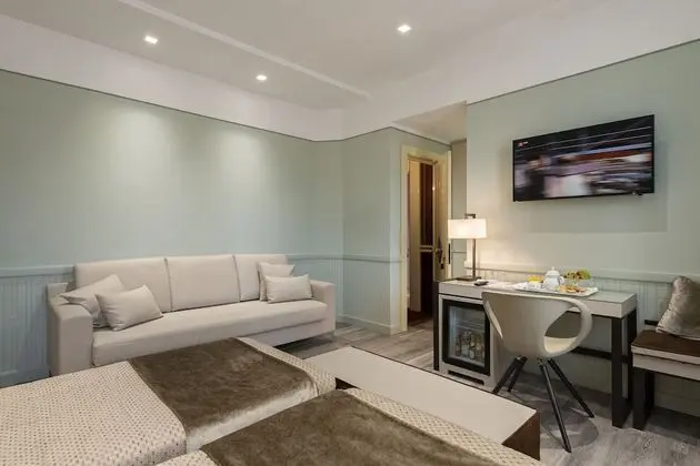 Superior Tek Büyük veya İki Ayrı Yataklı Oda