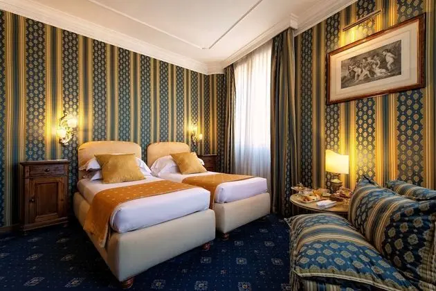 Superior Tek Büyük veya İki Ayrı Yataklı Oda