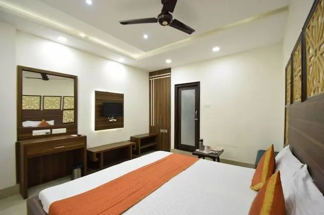 Premium AC Rooms