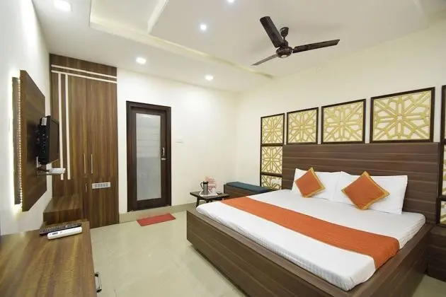 Premium AC Rooms