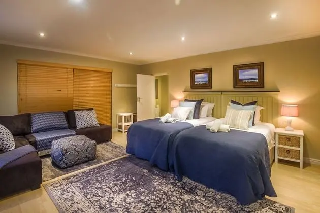 Comfort Oda, Birden Çok Yatak, Sigara İçilmez, Avlu Manzaralı