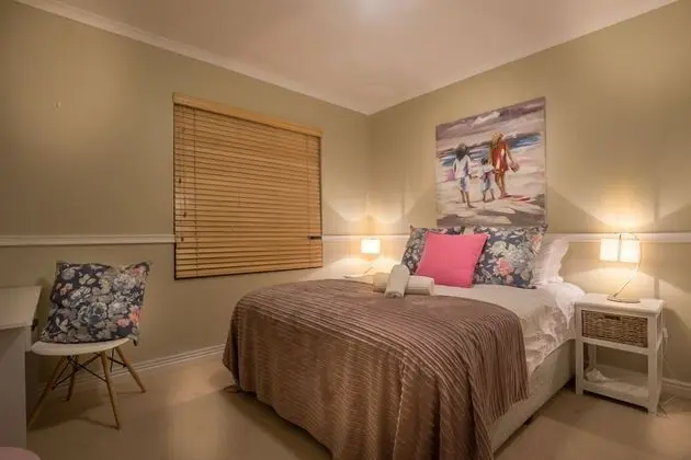 Design Tek Büyük Yataklı Oda, 1 Büyük (Queen) Boy Yatak, Sigara İçilmez