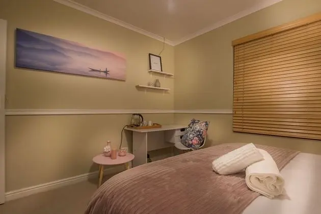 Design Tek Büyük Yataklı Oda, 1 Büyük (Queen) Boy Yatak, Sigara İçilmez