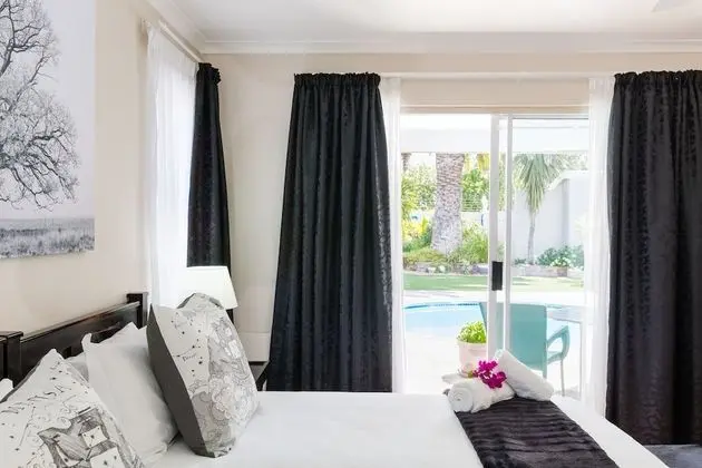Comfort Oda, 1 Yatak Odası (Pool Facing Twin)