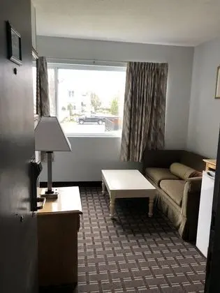 Standard Oda, 2 Büyük (Queen) Boy Yatak, Sigara İçilmez, Avlu Manzaralı