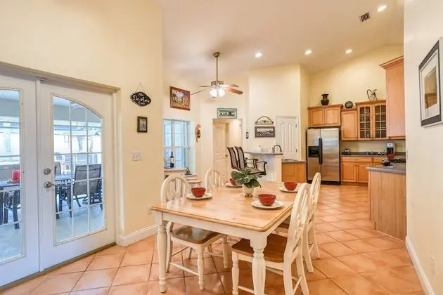 Ev (Atlantic Oaks Beach House)