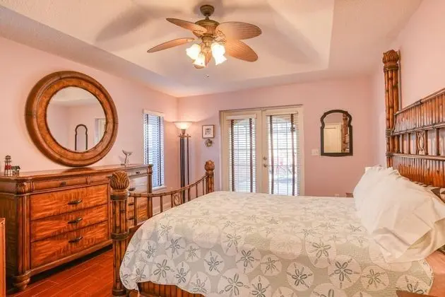 Ev (Atlantic Oaks Beach House)
