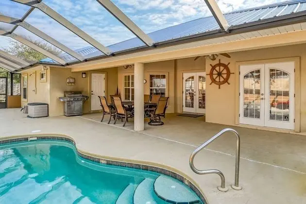 Ev (Atlantic Oaks Beach House)