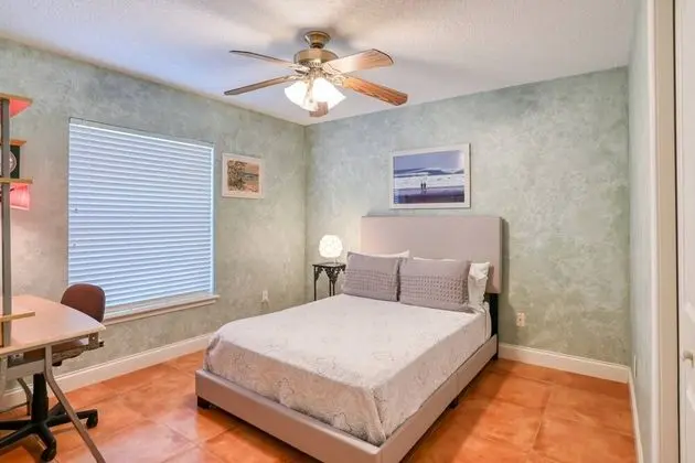 Ev (Atlantic Oaks Beach House)