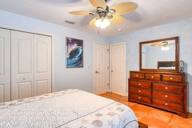 Ev (Atlantic Oaks Beach House)