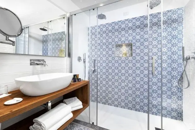 Classic Tek Büyük Yataklı Oda, Balkon, Bahçe Manzaralı