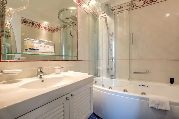 Deluxe Tek Büyük veya İki Ayrı Yataklı Oda, 1 Yatak Odası, Deniz Manzaralı